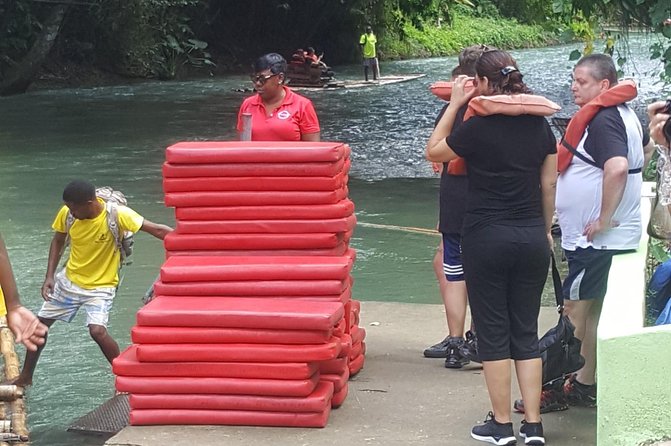 #1 Martha brea bamboo rafting - What the two-hour river stop includes