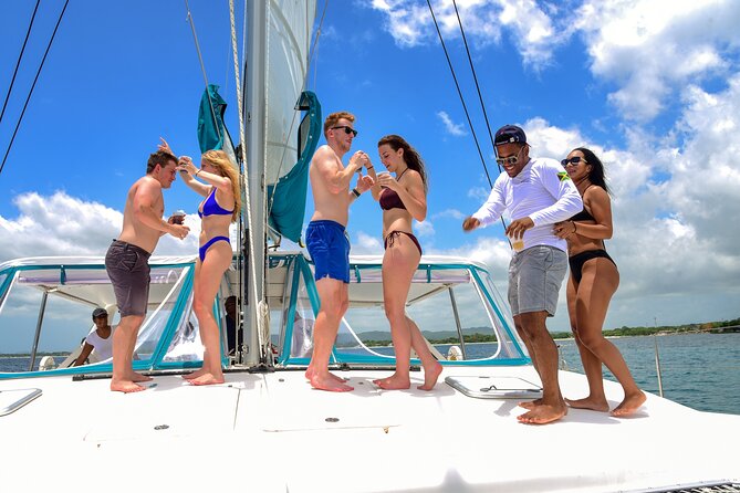 3.5hr Private Catamaran Cruise with Snorkeling, DJ, Bar, Food - Meeting at Wild Card Charter Yacht Club