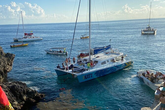 4 Hours Party Boat Catamaran Cruise in Negril - Who will enjoy this Negril cruise most?