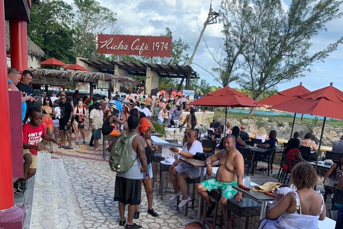 7 Mile Beach and Rick's Cafe in Negril from Montego Bay Private Tour - Two hours along Seven Mile Beach