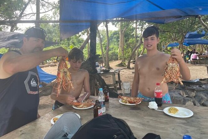 7 Miles Beach in Negril: Snorkeling, Boat Ride and Rick’s Cafe - Choosing lobster or fish on the island