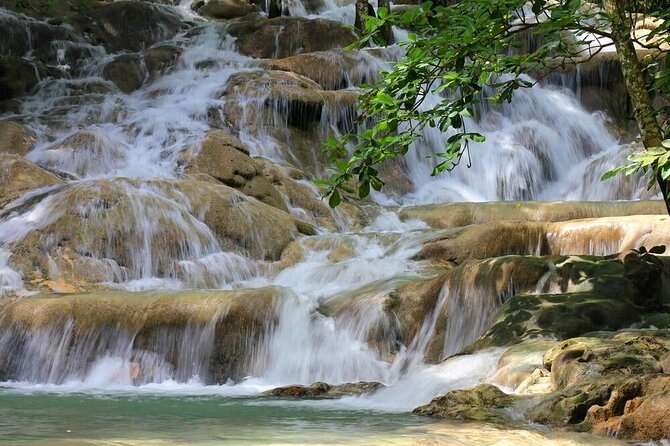 Action Pack Combo: Blue hole, river tubing and Dunn's River Falls - Is $141.90 a fair price?