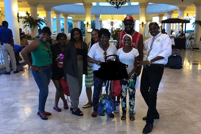 Airport MBJ Round Trip Transfers, to Montego Bay Airbnb & Resorts - What the short ride offers