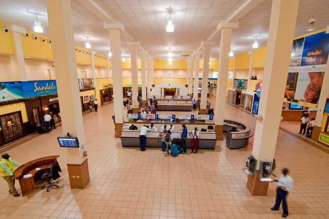 Airport Shuttle from Montego Bay (MBJ) to Hotel - Who should book this shuttle