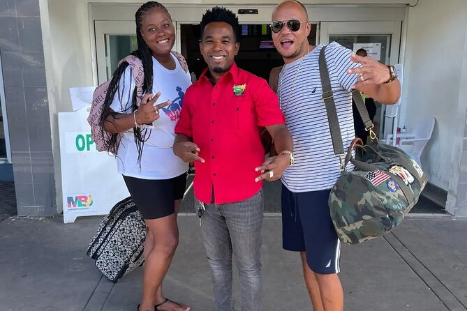 Airport Transfer Montego Bay: Riu Montego / Reggae / Palace - The driver can shape the whole arrival