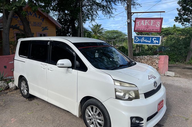 Airport Transfer To Negril - Punctuality and service from DG Tours