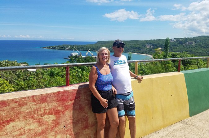 Airport Transfers to Runaway Bay Hotels (MBJ) - Is the service worth it for your Jamaica arrival?