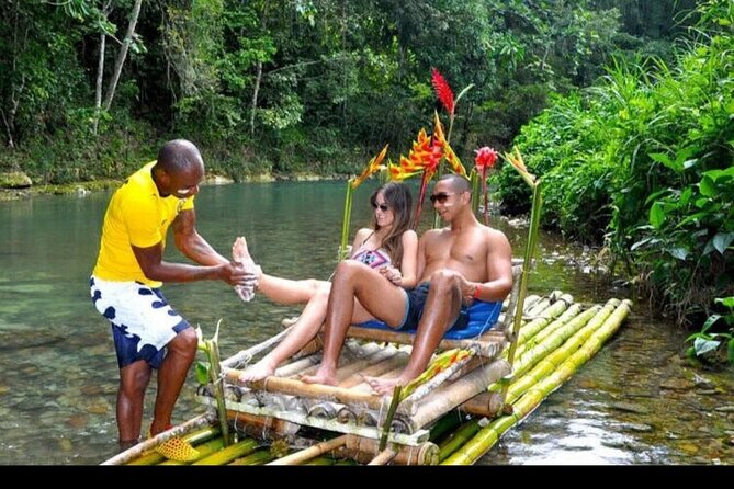 Bamboo rafting with Limestone Foot Massage free rum taste - Shopping and the question of rum tasting