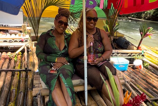 Bamboo rafting with limestone massage - The service style and guide support