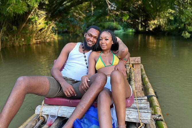 Bamboo rafting with limestone massage - What the limestone foot rub is really like