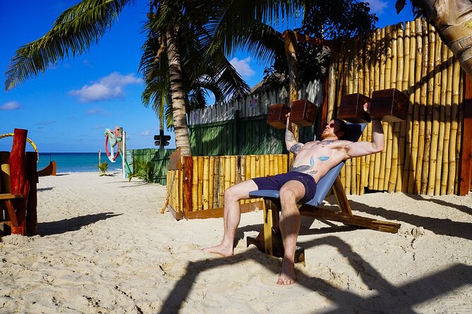 Beach Gym Workout on the World Famous 7 Mile Beach in Negril - A quick pause beside the Caribbean