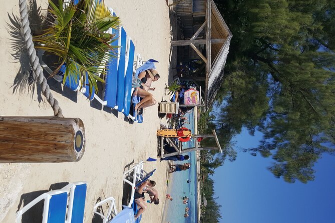 Beach please / Beach day in Ocho Rios Jamaica - The service style and what to expect
