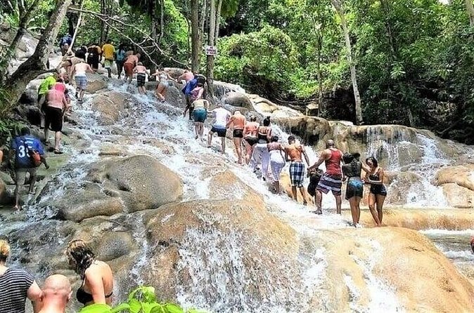 Blue Hole and Dunn's River Falls from Ocho Rios - Who will enjoy this combination most