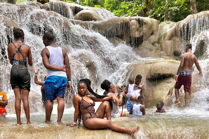 Blue Hole and Dunn's River Tour (Entrance Fees Not Included) - Dunn’s River Falls, Jamaica’s famous climb