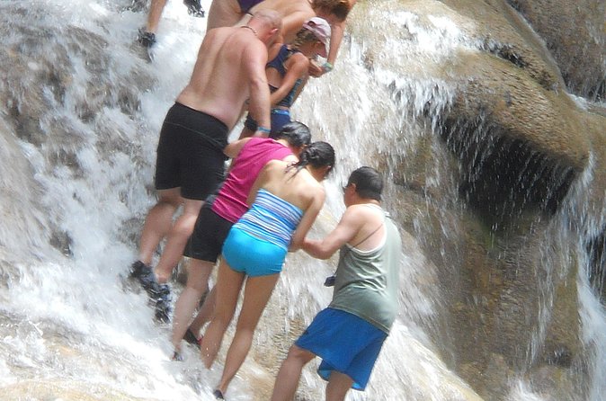 Blue Hole and Dunns River Falls from Falmouth - What the private format adds