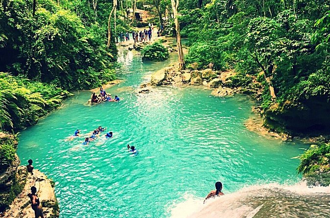 Blue Hole and Horseback Riding and Shopping - Who will enjoy this five-hour combination?