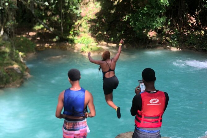 Blue Hole and Sightseeing Tour from Falmouth - Ocho Rios shopping at Taj Mahal