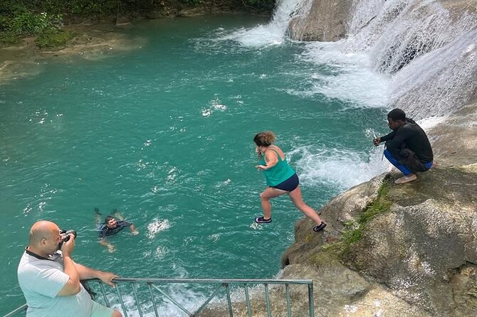 Blue Hole and Sightseeing Tour from Ocho Rios, Jamaica - What the guide adds to the experience