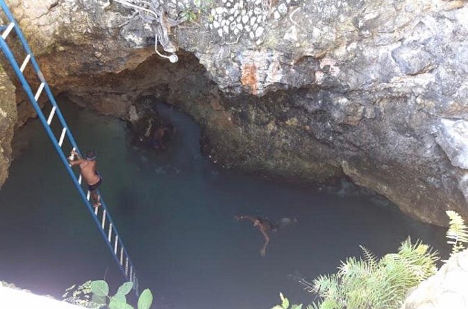 Blue Hole Mineral Spring and Rick's Cafe - Is the $128 price good value?