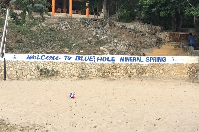 Blue Hole Mineral Springs, Rick's Café, and Shopping Combo Tour - What makes the jump worthwhile, and what may put you off