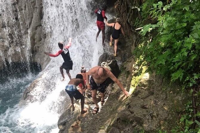 Blue Hole Secret Falls Private Tour - The guides shape the mood