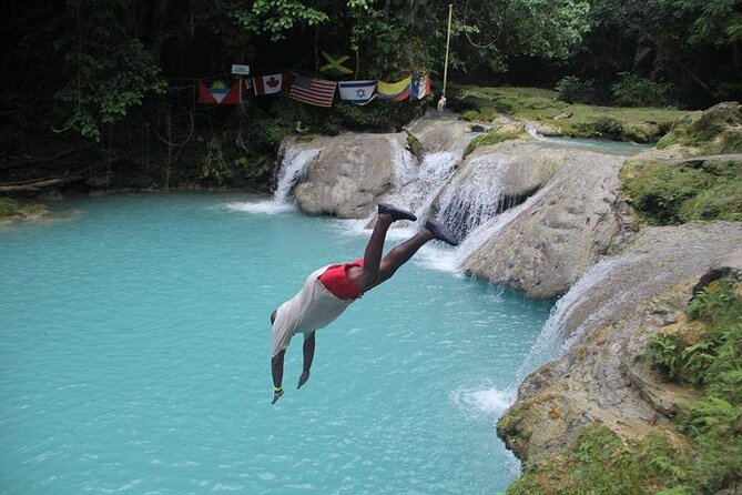 Blue Hole / Secret Falls Private Tour including Entry Fee - A local guide changes the tone