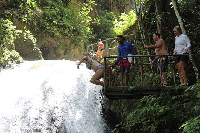 Blue Hole waterfalls from Runaway bay - Lunch, entrance fees, and the real price