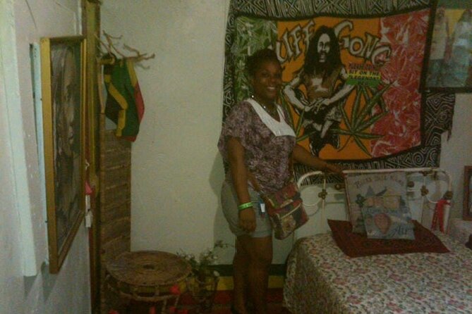 Bob Marley 9 Miles, Dunn's River from Montego Bay. - From Montego Bay to Jamaica’s mountain roads