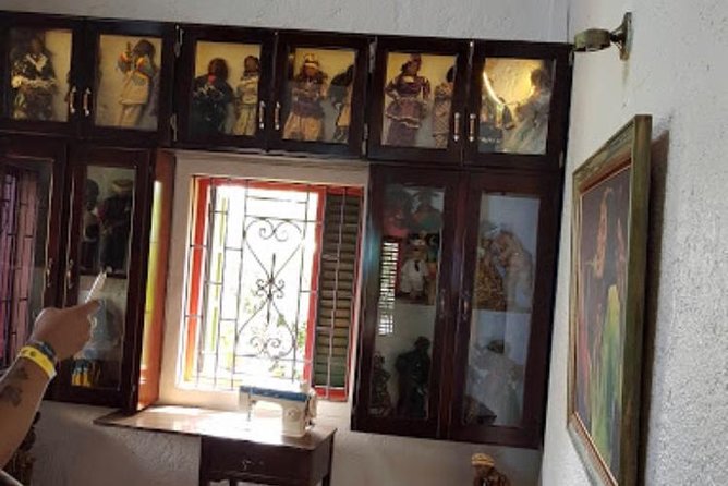 Bob Marley Birth Place Private Tour - Inside the Bob Marley Mausoleum visit