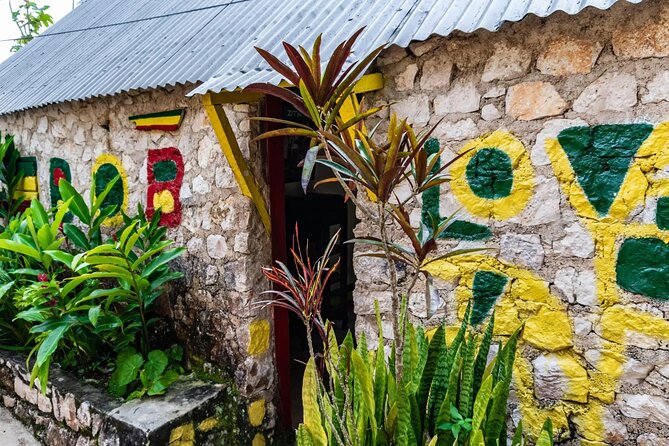 Bob Marley Nine Miles, sightseeing and local food and fruit stop - The mausoleum and Marley’s final resting place