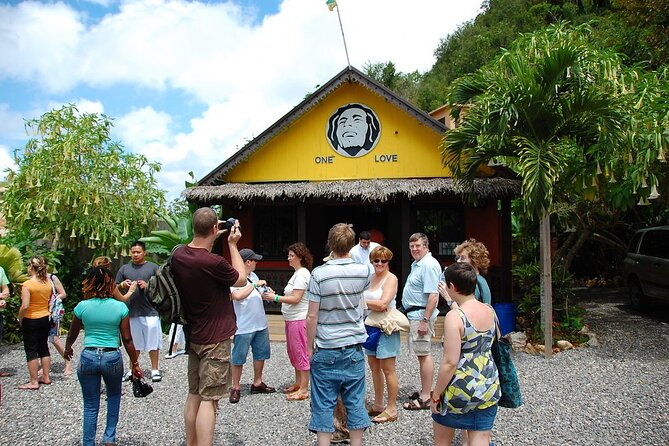 Bob Marley Nine Miles, sightseeing and local food and fruit stop - Who will get the most from this outing?