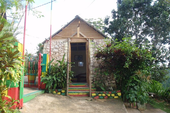 Bob Marley Nine Miles, sightseeing and local food and fruit stop - Entering Bob Marley’s Nine Mile home