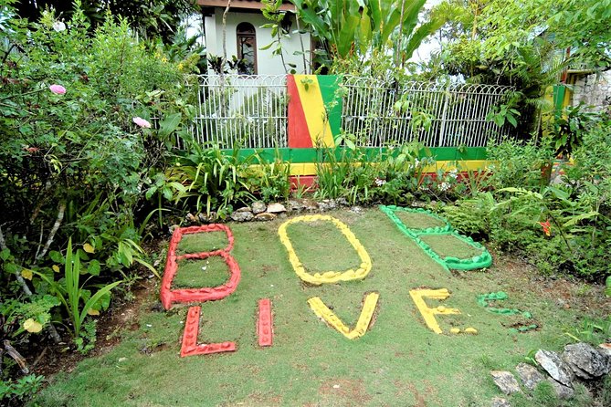 Bob Marley's Nine Mile Day-Trip w/Admission & Guided Tour from Grand Palladium - Who will enjoy this Jamaican history and music tour