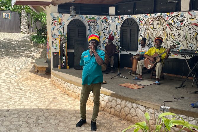Bob Marley's Nine Mile Mausoleum Tour (Complimentary Rum Punch) - Key points before you book