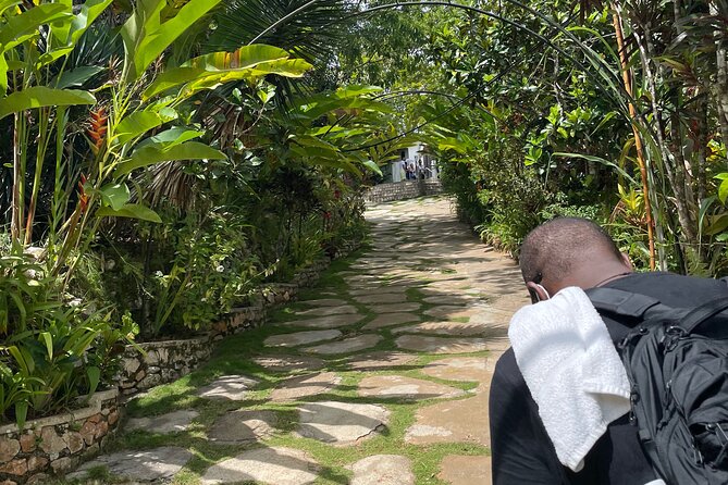 Bob Marley's Nine Mile Mausoleum Tour (Complimentary Rum Punch) - Why Nine Mile matters to Bob Marley’s story