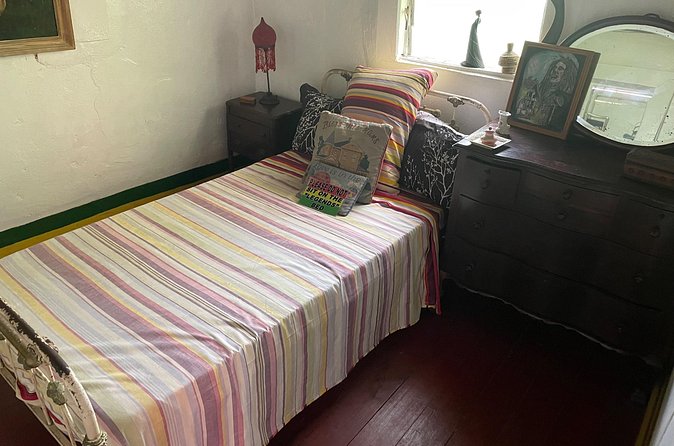 Bob Marley's Nine Mile Mausoleum Tour (Complimentary Rum Punch) - Private touring, group size, and comfort