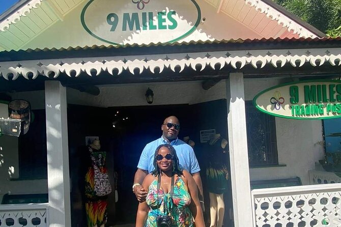 Bob Marley's Nine Mile Tour with Admission from Montego Bay - Rio Bueno: four minutes by the water
