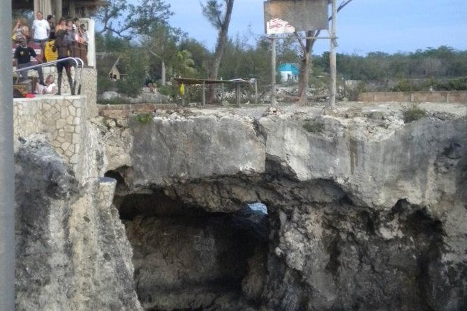 Day-Trip to Rick's Cafe from Montego Bay - Optional shopping in Negril