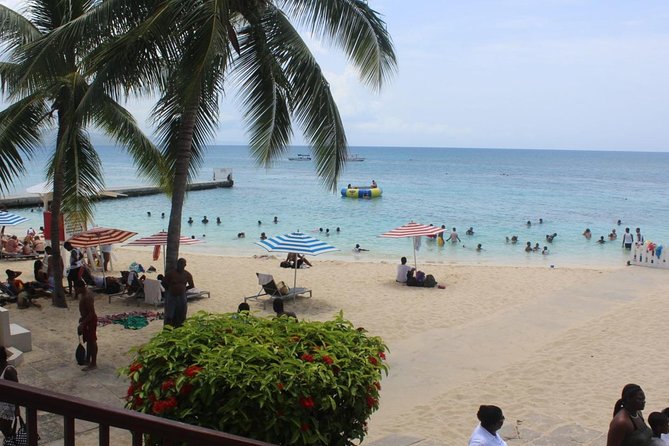 Doctor's Cave Beach and Shopping - What this Montego Bay half-day tour is really like