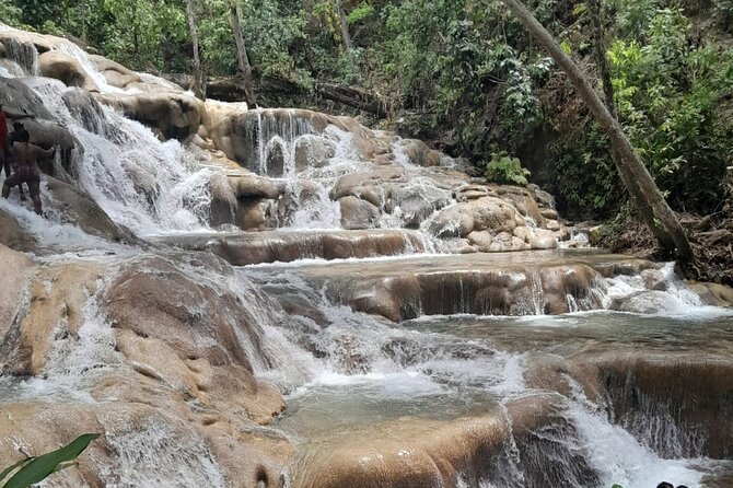 Dunn River Falls and Bamboo River Rafting in Ocho Rios Jamaica. - How the two stops fit together