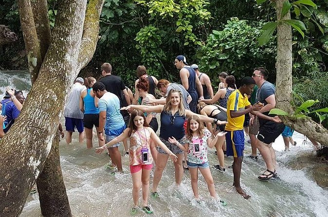 Dunn's River Falls and Zipline (Over the Falls) Adventure Tour from Ocho Rios - What the guides add to the experience