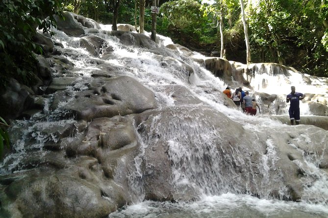 Dunn's River Falls excursion from Montego Bay - Climbing the cascades or using the side paths