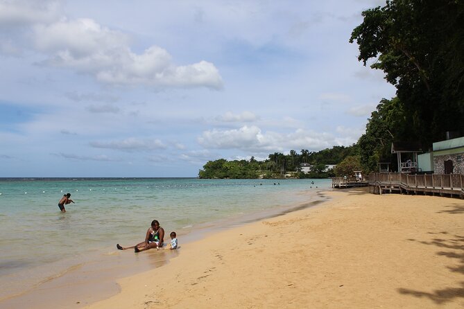 Dunn's River Park & Blue Hole Waterfall Combo from Montego Bay - The drive from Montego Bay matters