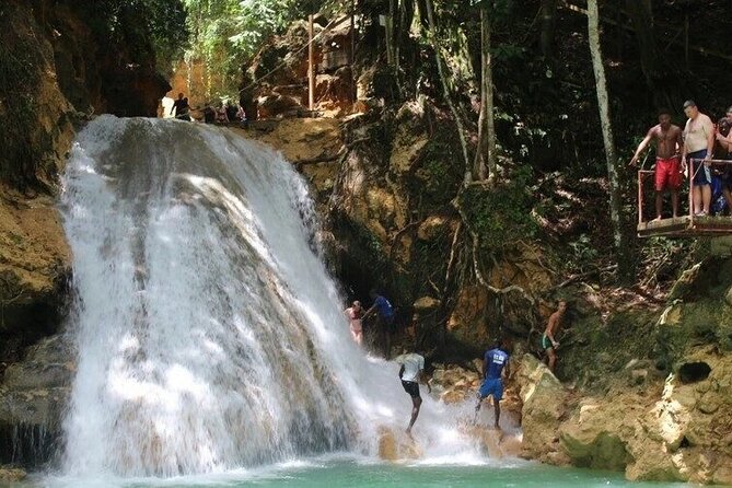 Dunns River Falls and Blue Hole Ocho Rios - Why the private vehicle matters