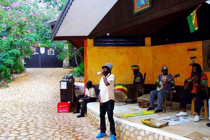 Dunns River Falls & Bob Marley - From reggae roots to cool mountain water