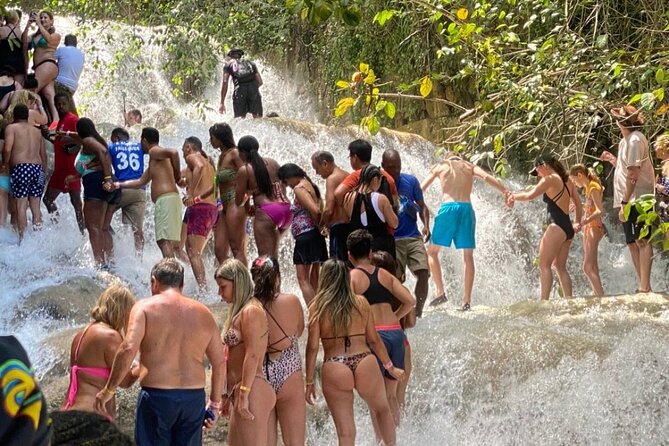 Dunns River Falls Private Day Tour - Shops and spending around the park