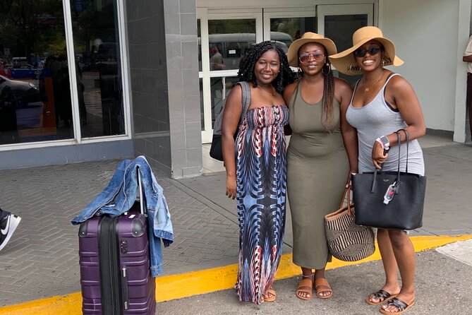 EXCLUSIVE AIRPORT / CRUISE PORT TRANSFER 1-4 Pax - What the 10 to 30 minute ride is really like