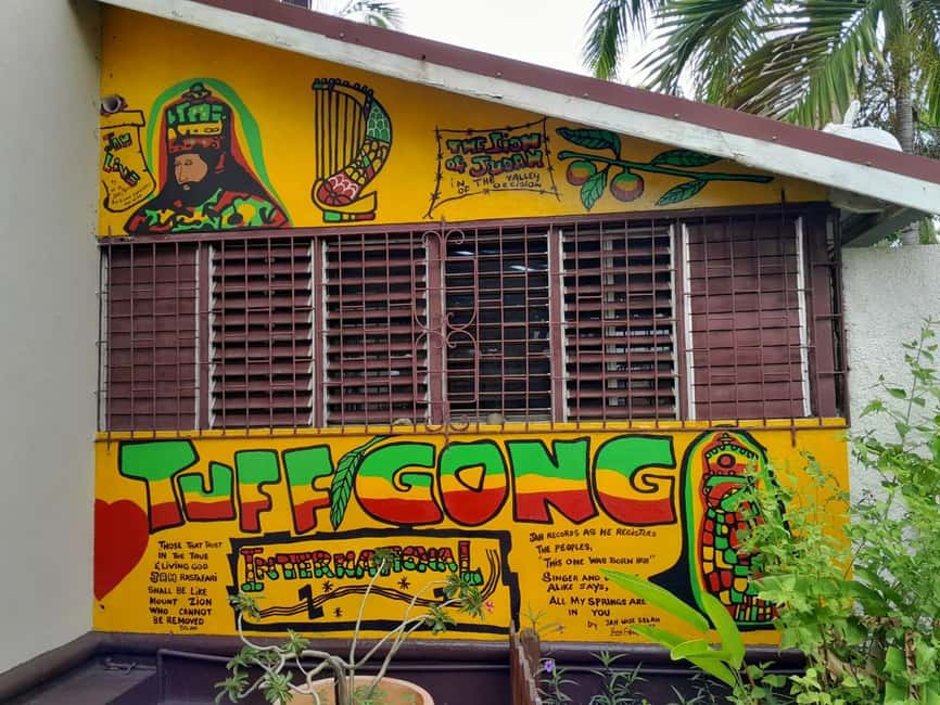 Explore Downtown Kingston and New Kingston: - A Fast Introduction to Kingston’s Many Sides