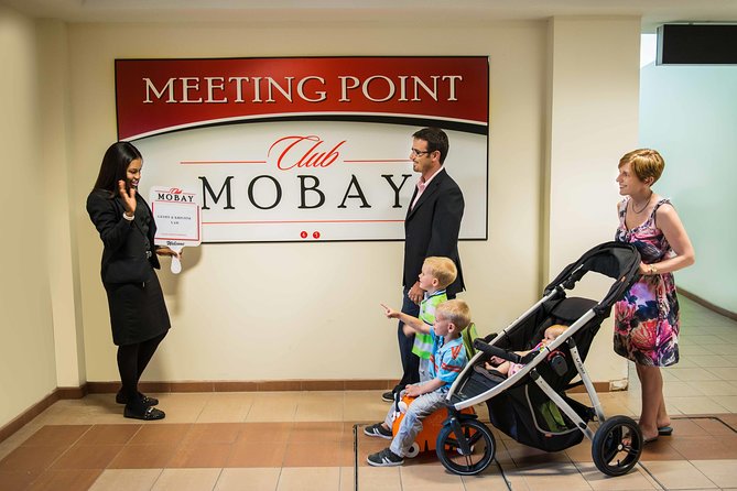 First Class Lounge, Fast Track & Round Trip Private Airport Transport Package - Key points at a glance