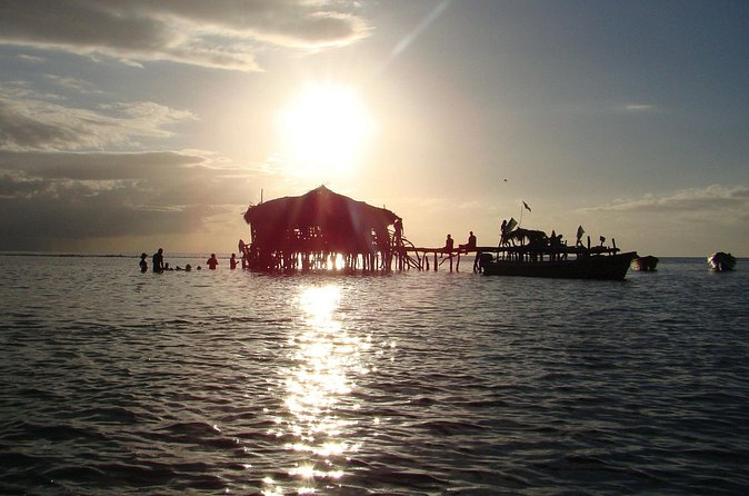 Floyd's Pelican Bar [Private Transportation] - Why Floyd’s Pelican Bar feels different